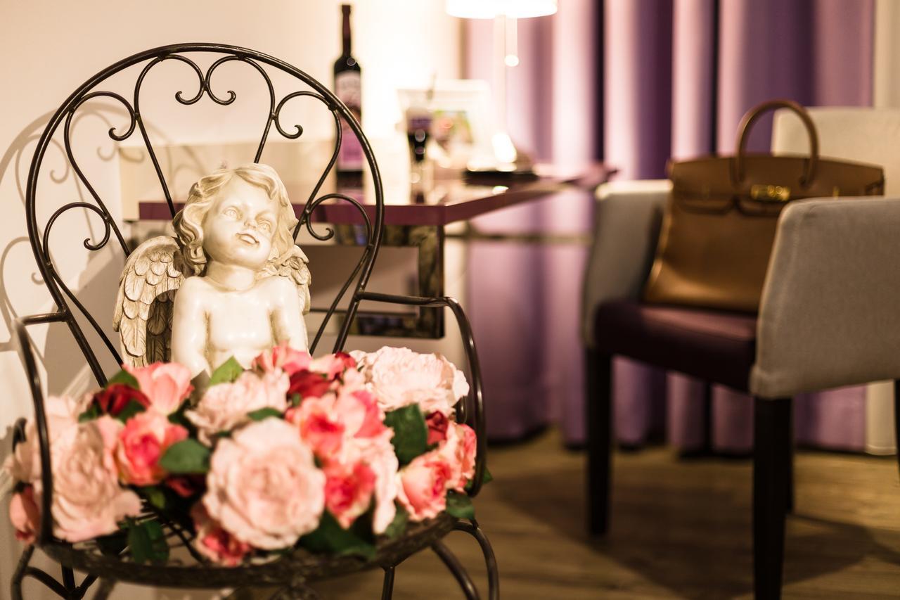 Wuschl Lounge Hotel Kuhbach  Bagian luar foto