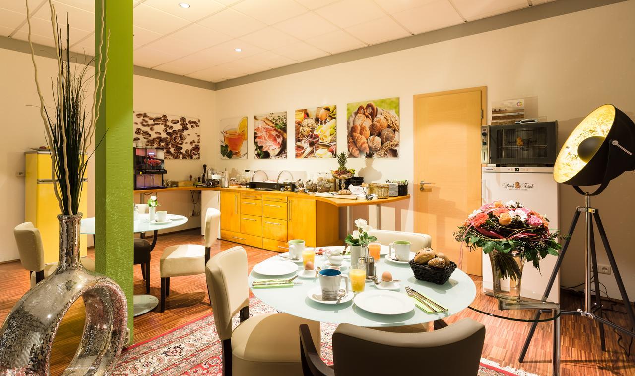 Wuschl Lounge Hotel Kuhbach  Bagian luar foto