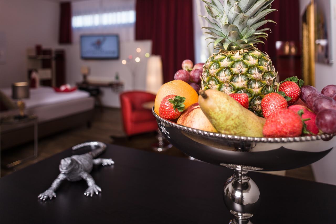 Wuschl Lounge Hotel Kuhbach  Bagian luar foto