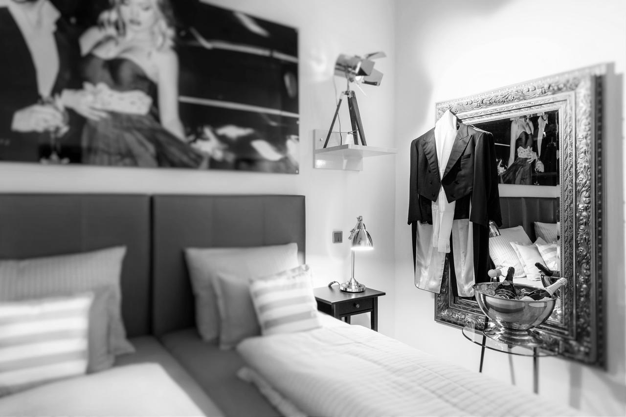 Wuschl Lounge Hotel Kuhbach  Bagian luar foto