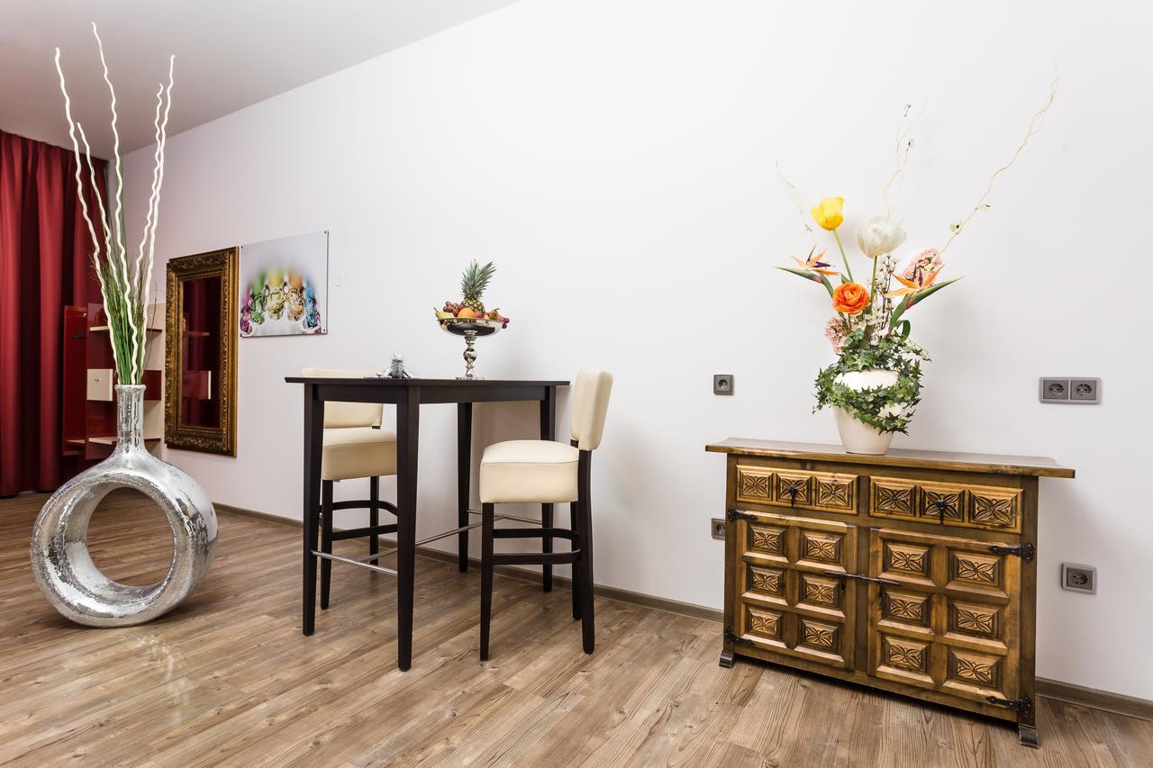 Wuschl Lounge Hotel Kuhbach  Bagian luar foto